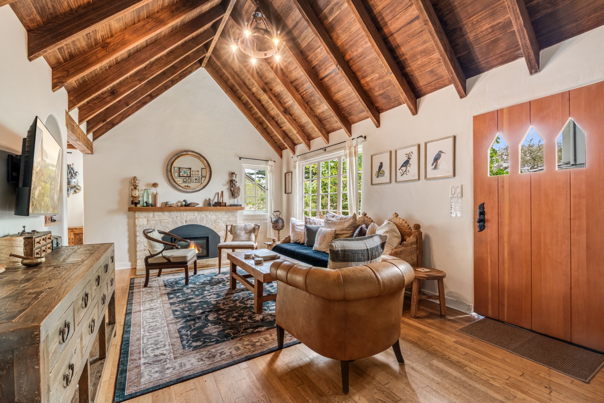 Vaulted living room at Twin Briar Cottage